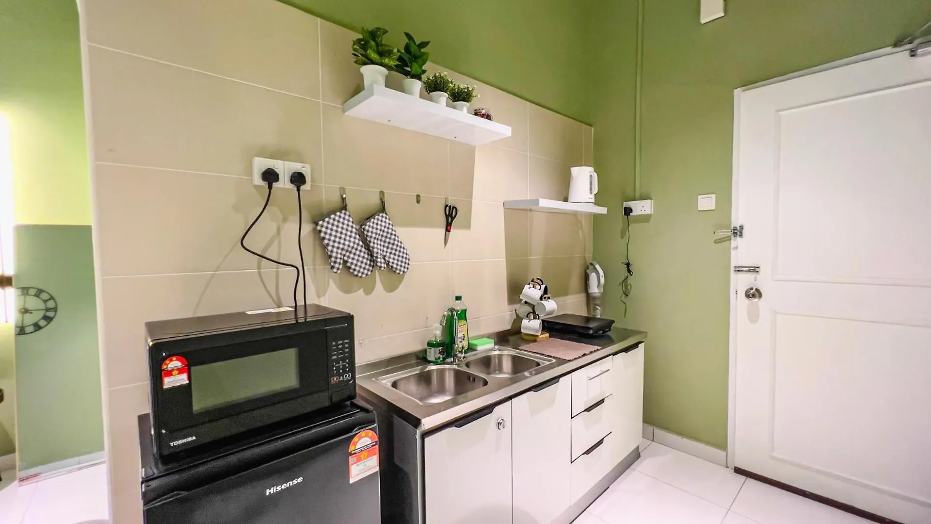 Cozy Milky Home Mount Austin Jb 5 Pax Johor Bahru