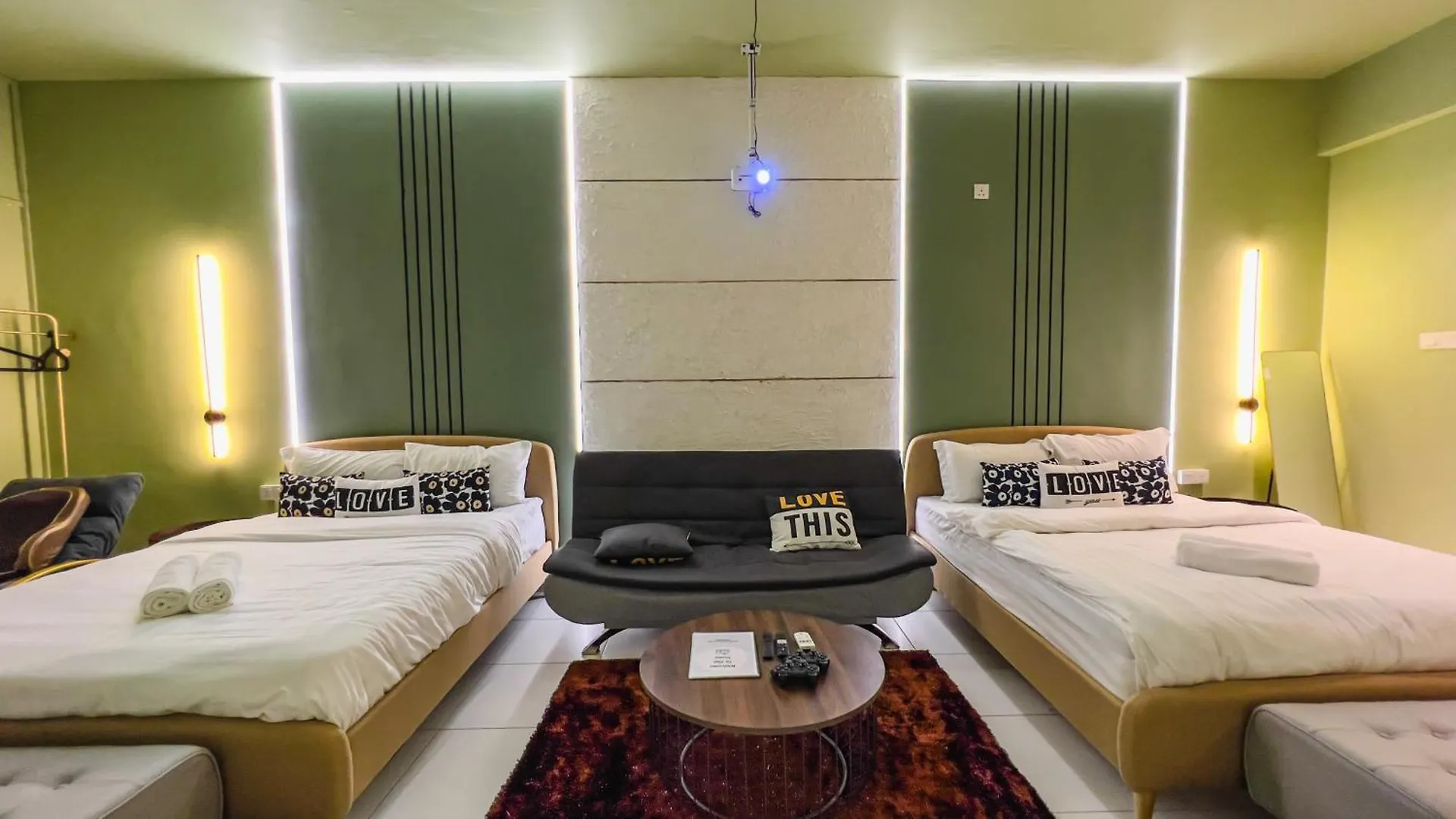 Cozy Milky Home Mount Austin Jb 5 Pax Johor Bahru Apartment