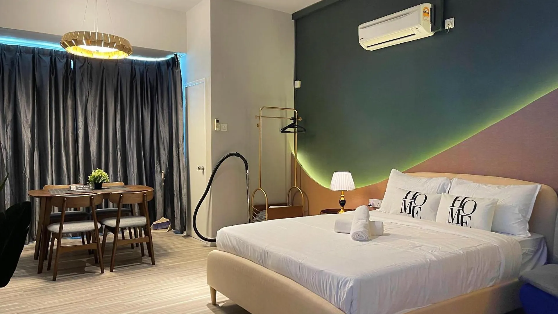Cozy Milky Home Mount Austin Jb 5 Pax Johor Bahru Malaysia
