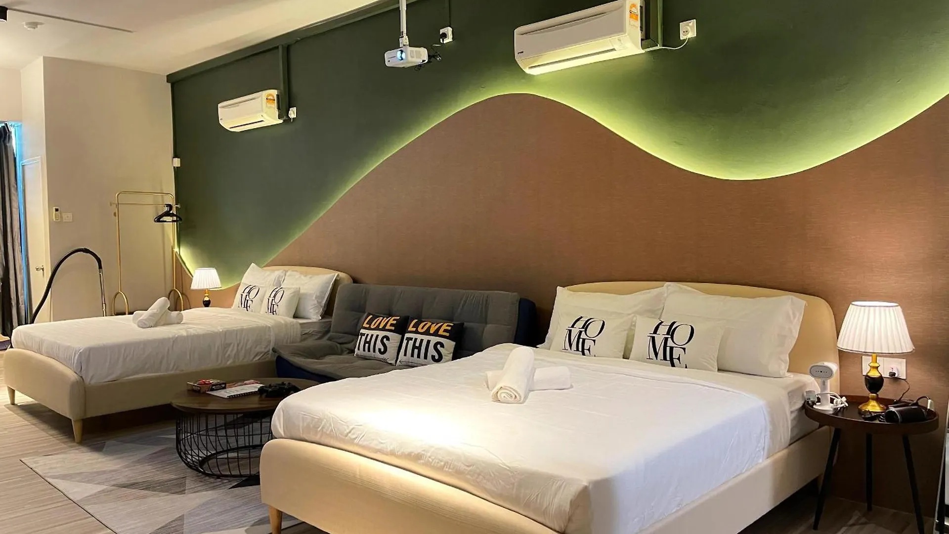 Cozy Milky Home Mount Austin Jb 5 Pax Johor Bahru Apartment