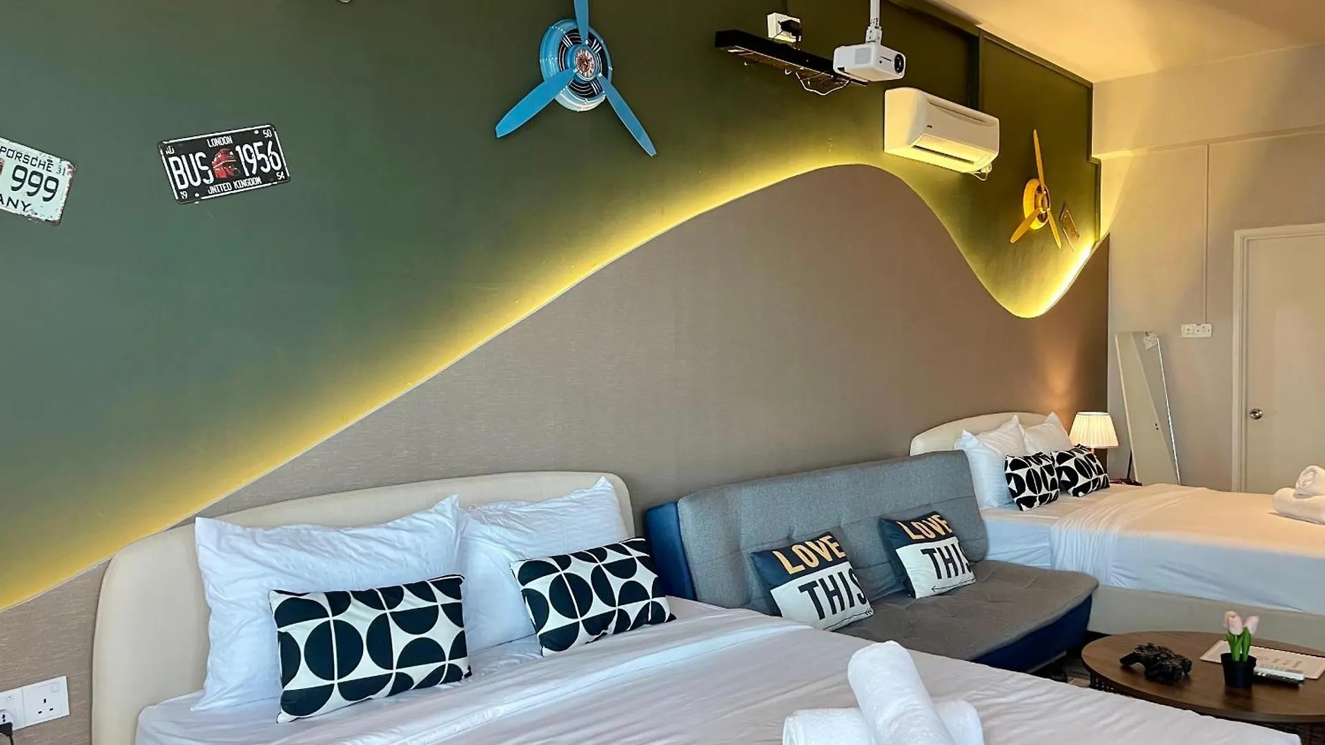 Cozy Milky Home Mount Austin Jb 5 Pax Johor Bahru